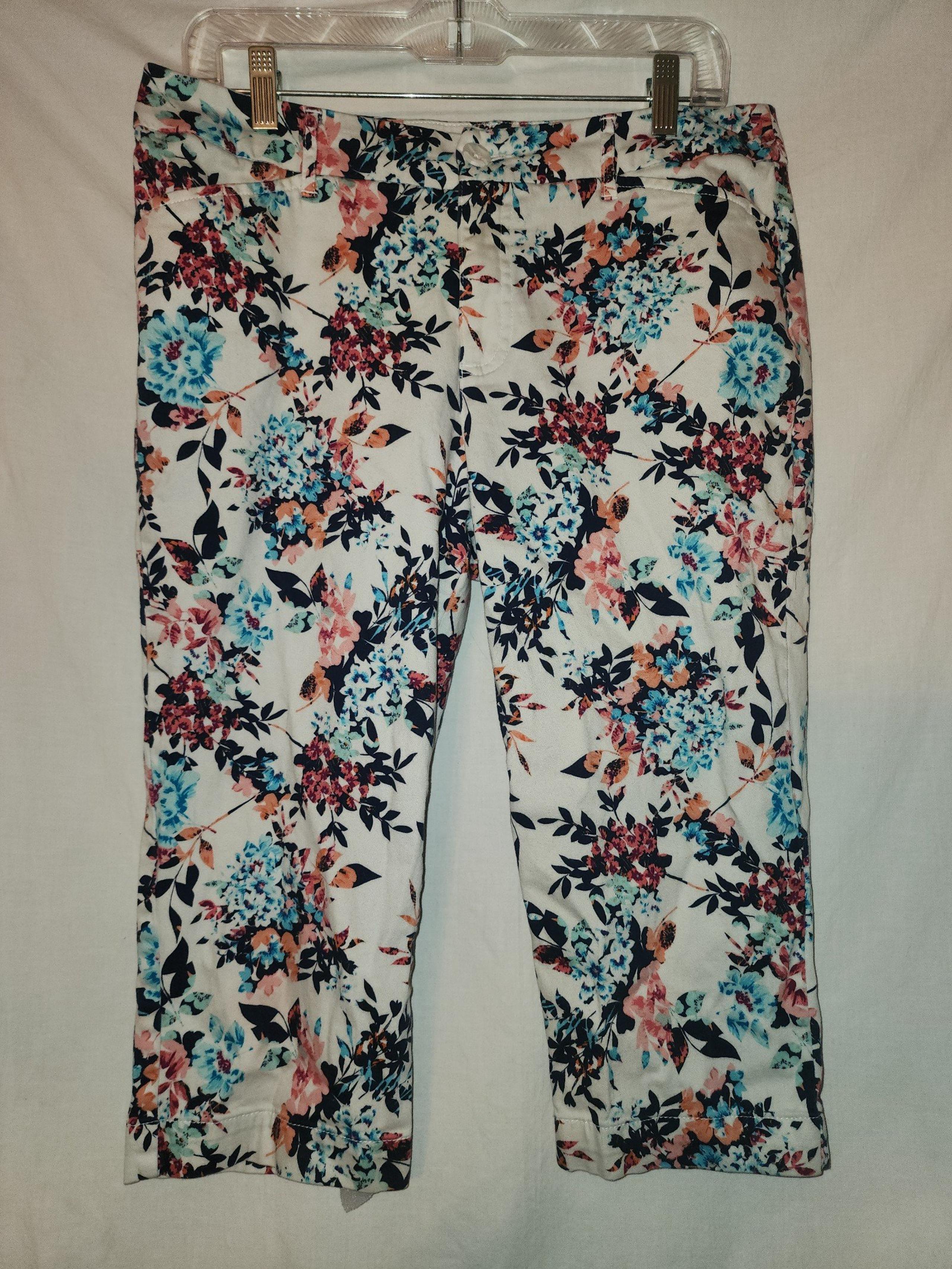 St johns bay womens size 12 cropped floral pants