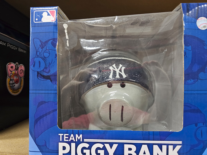 NEW YOR YANKEES HAT Piggy Bank - Large MADE BY FOREVER COLLECTIBLES
