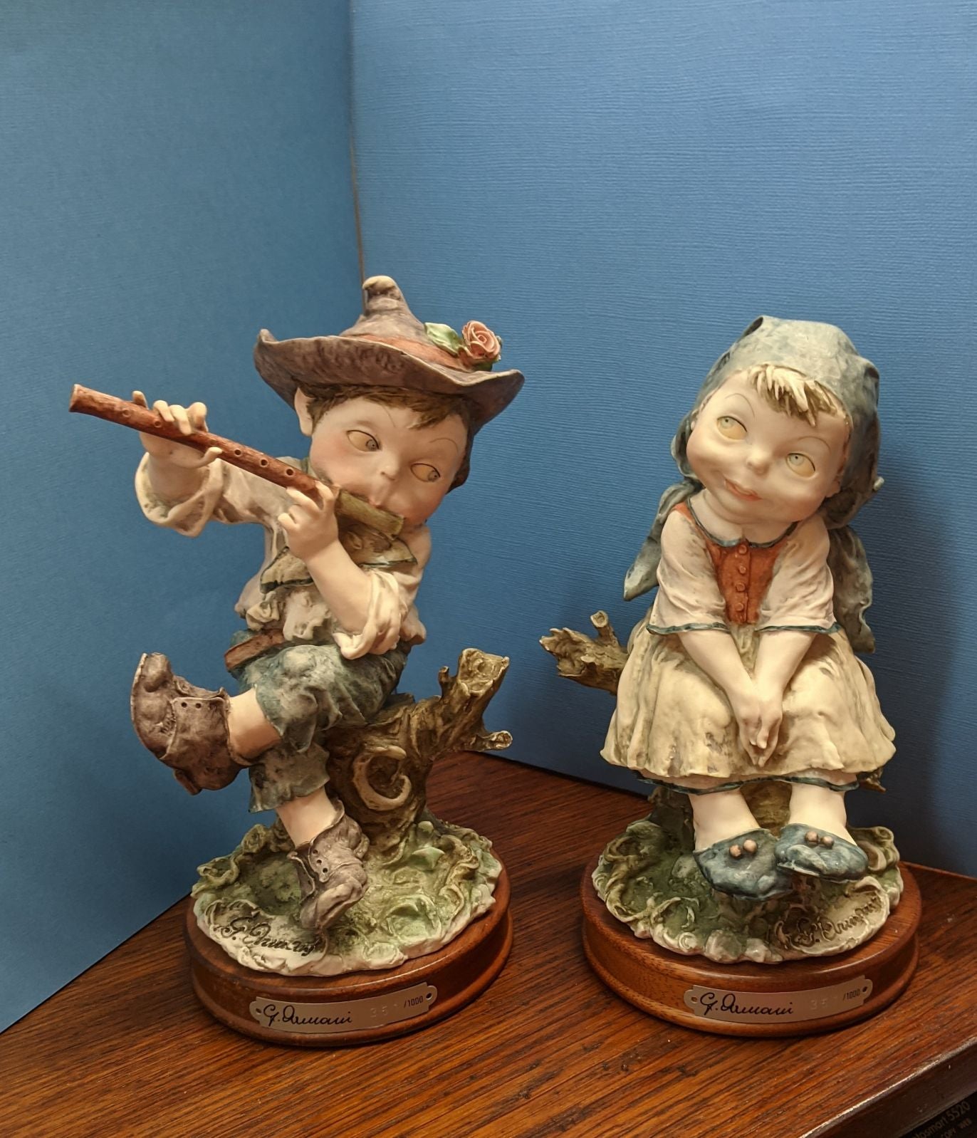 Gulliver's World Boy Playing Flute & Girl Admiring Set