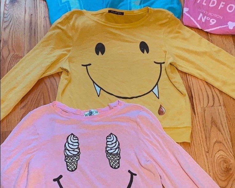 Wildfox M Yellow Vampire Smile Pullover
