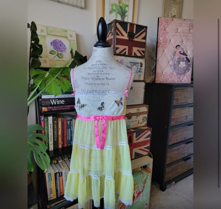 Betsey Johnson Y2K yellow sheer nighty sz.L