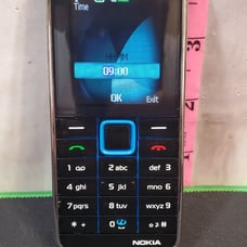 Classic Nokia 3500 candy bar style telephone phone sold as a novelty