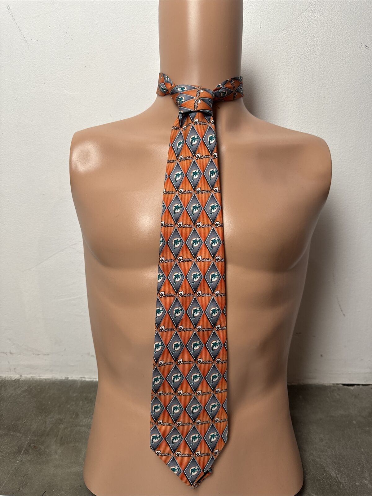 Team NFL Vintage Miami Dolphins Neck Tie Joe Robbie Stadium 100% Silk