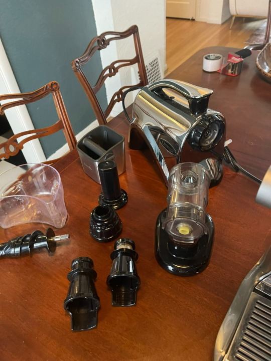 Omega Juicer