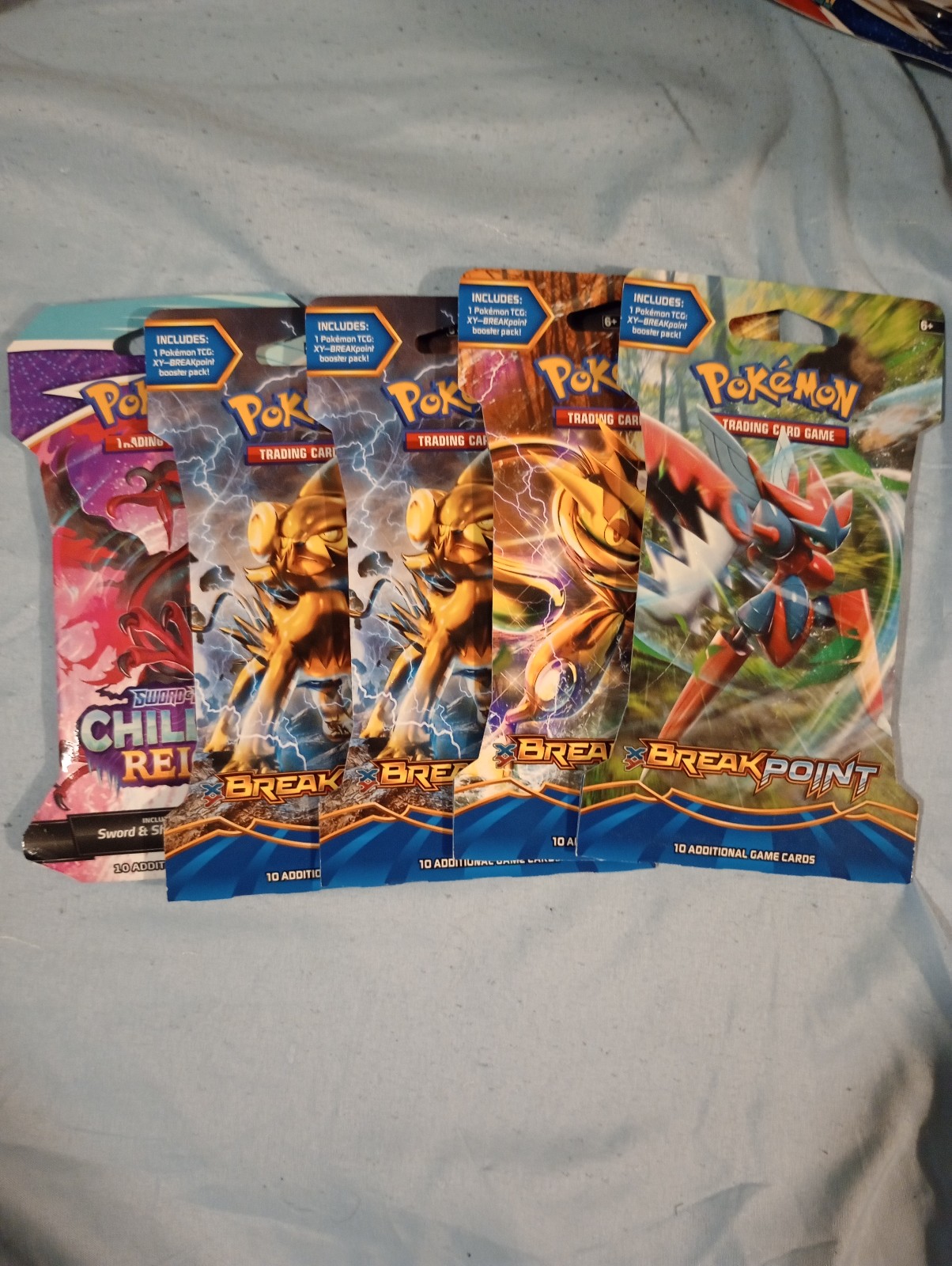 Pokemon Sleeved Booster Pack Lot x4 XY Breakpoint x1 Chilling Reign Sealed