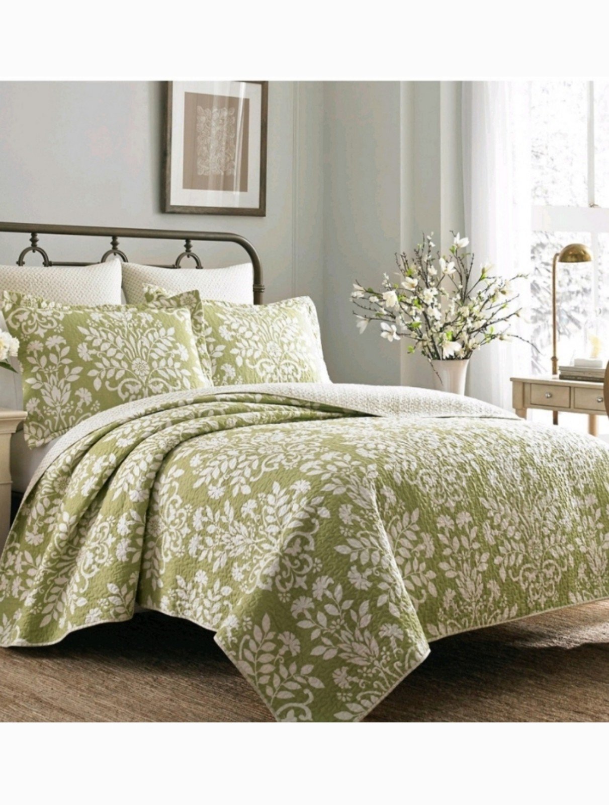 Laura Ashley Rowland Queen quilt set
