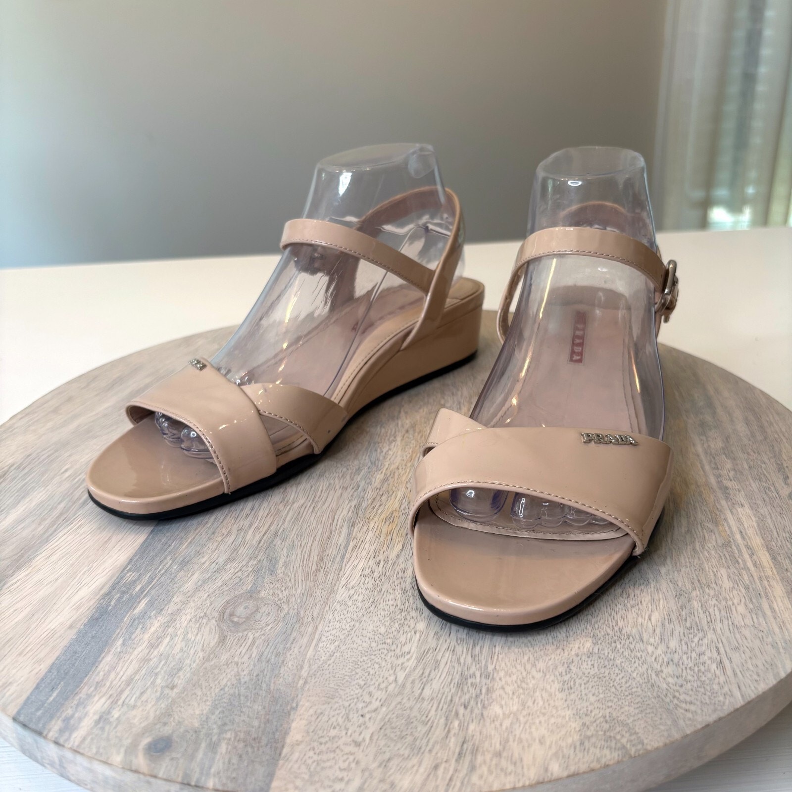 Vintage Authentic Prada Calzature Donna Nude Patent Leather Sandals US Size 9