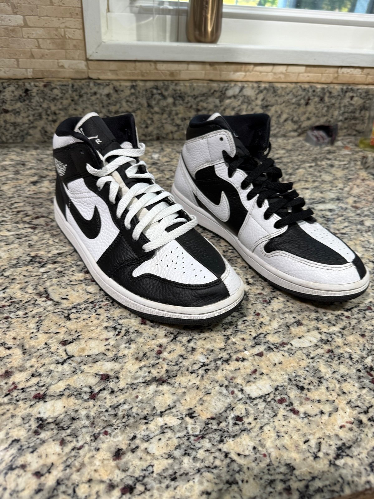 Jordan 1 Mid SE Split “Homage” women’s size 10. No box