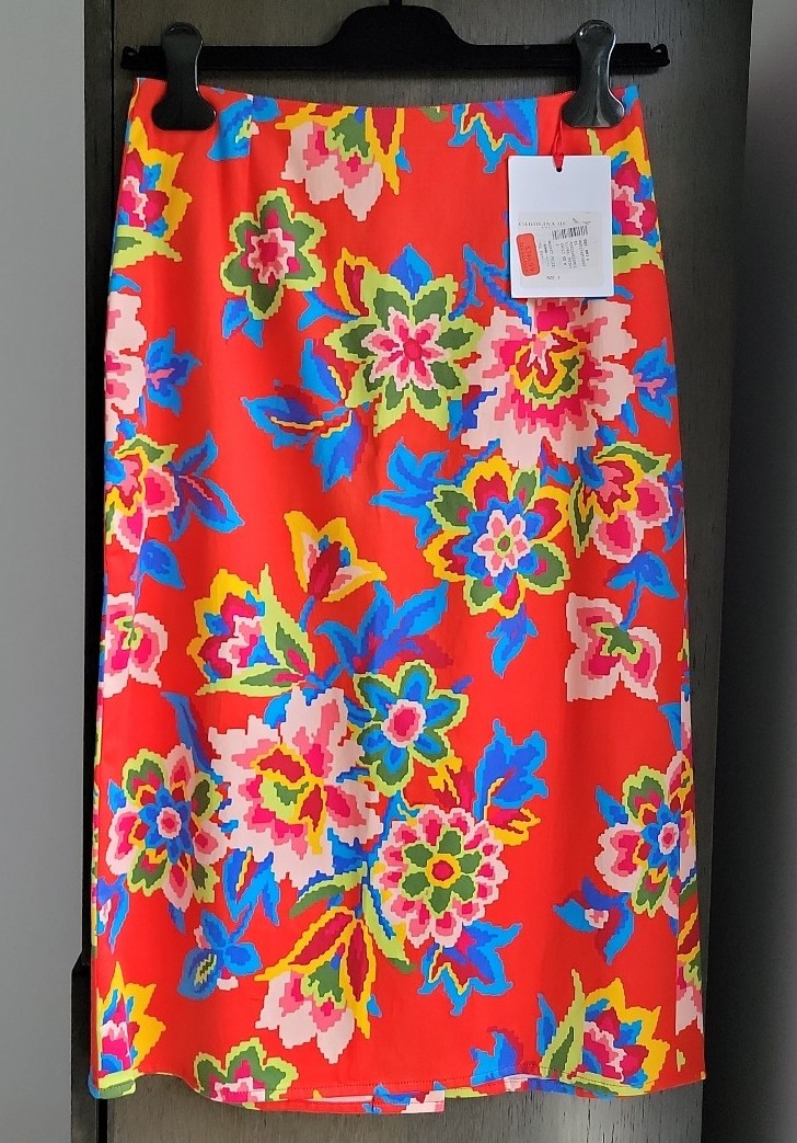 Carolina Herrera summer pencil skirt