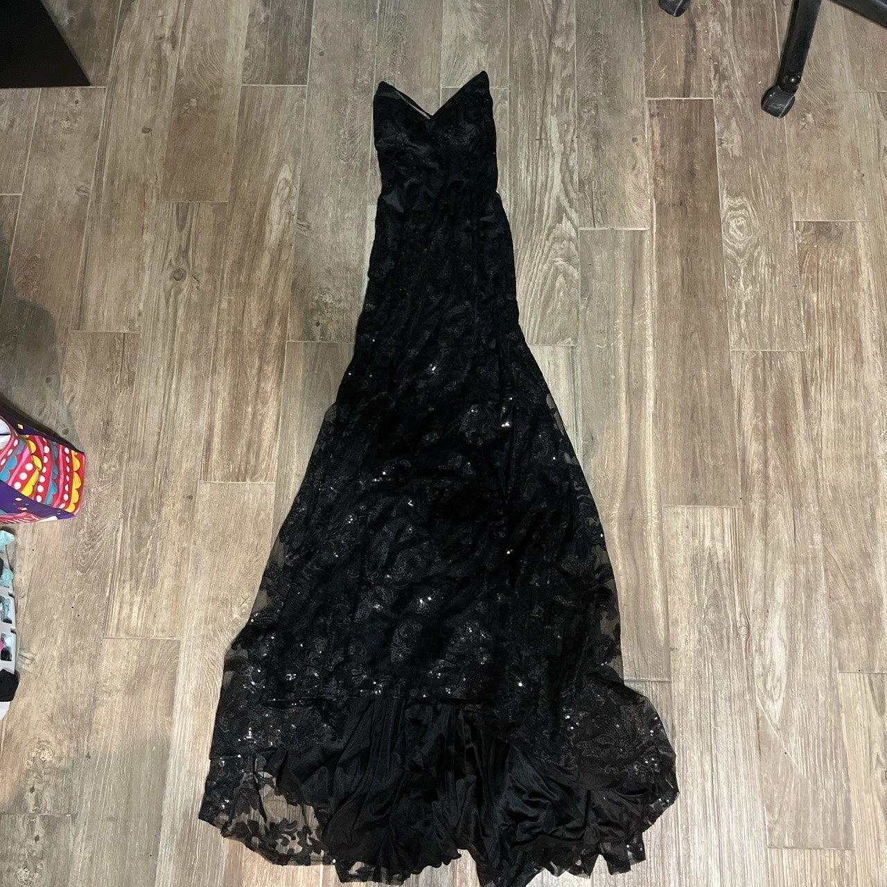prom dress WILL BE DONATED IF NOT BOUGHT BY 12/01/23!!!!!!