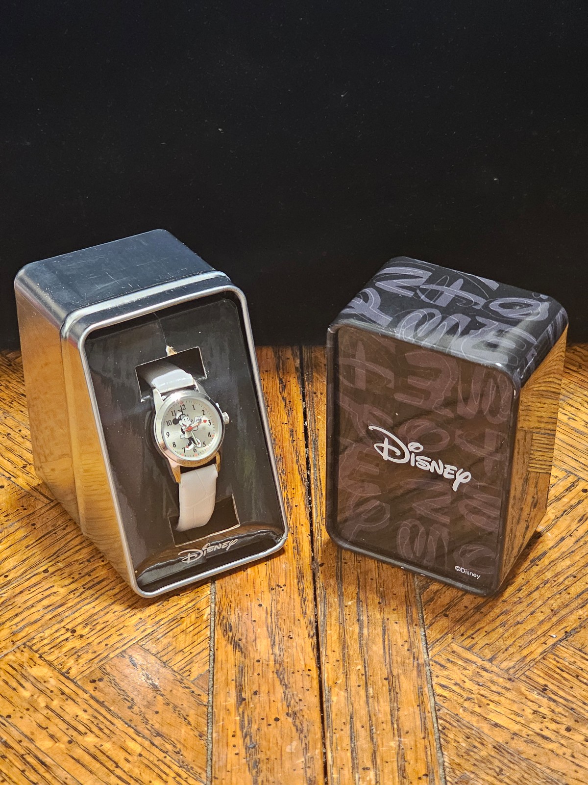 Disney Minnie Mouse Nurse White Wrist Band Watch - Silver