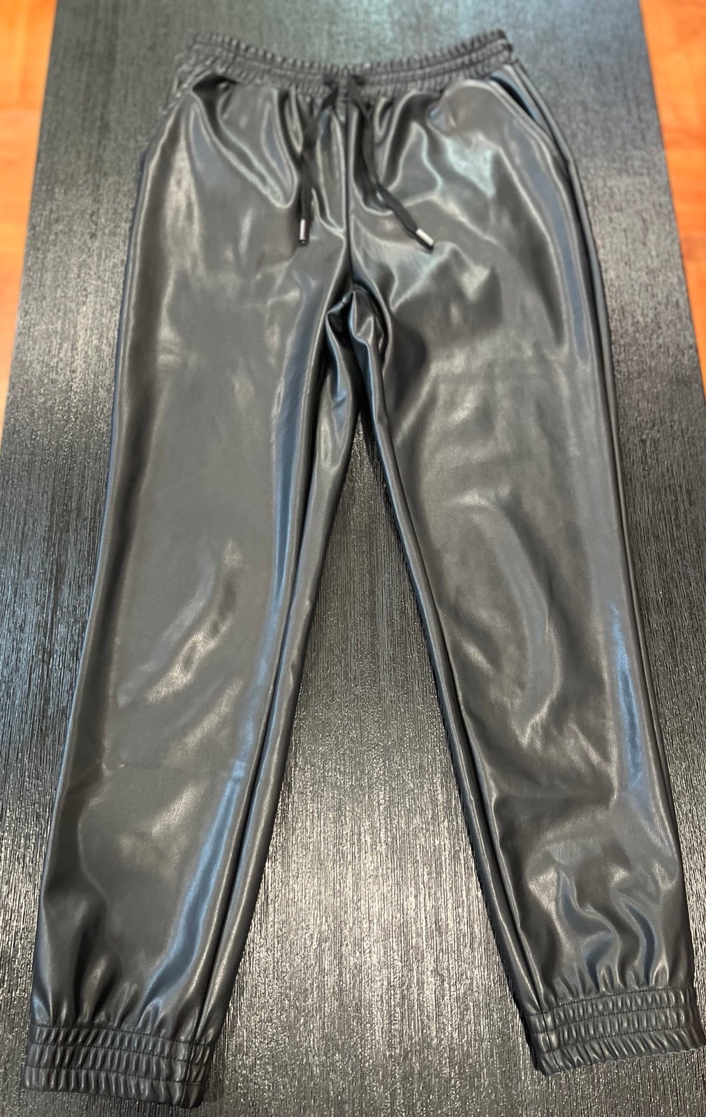 Studio Badgley Mischka Faux Leather Joggers With Side Pockets Size Small