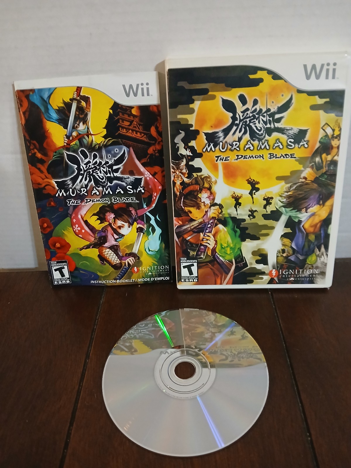 Muramasa: The Demon Blade Game (CIB) and Wall Scroll (Wii)
