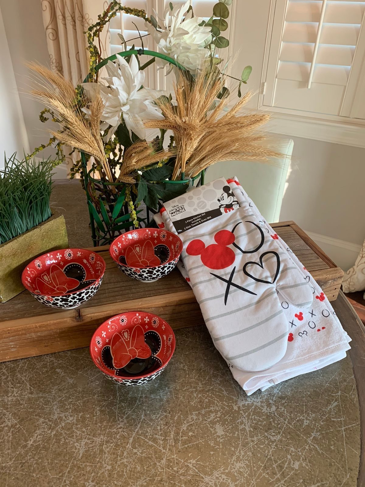 DISNEY MINNIE MOUSE SMALL TIDBIT BOWLS & KITCHEN TOWELS SET