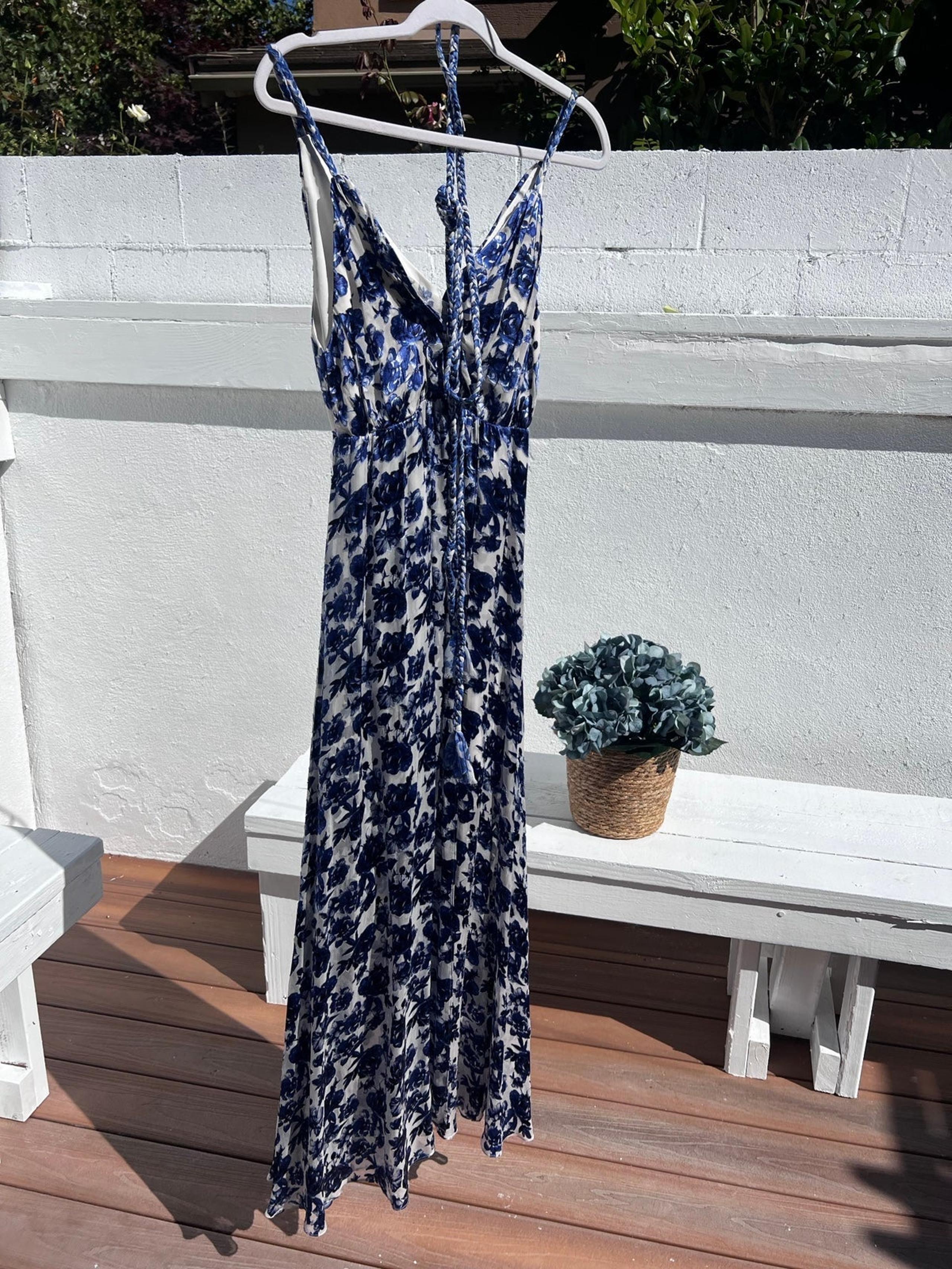 ALICE + OLIVIA Satin-paneled floral-print chiffon maxi dress women’s size 4