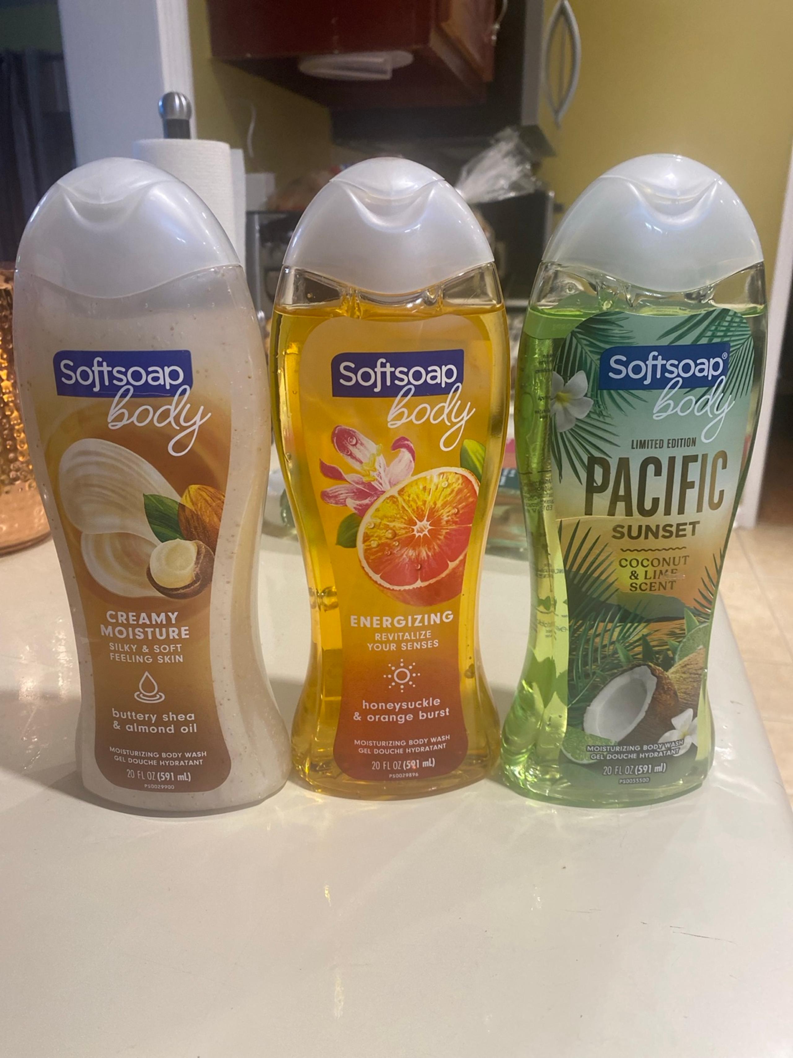 Softsoap body wash bundle (LOT of 3)