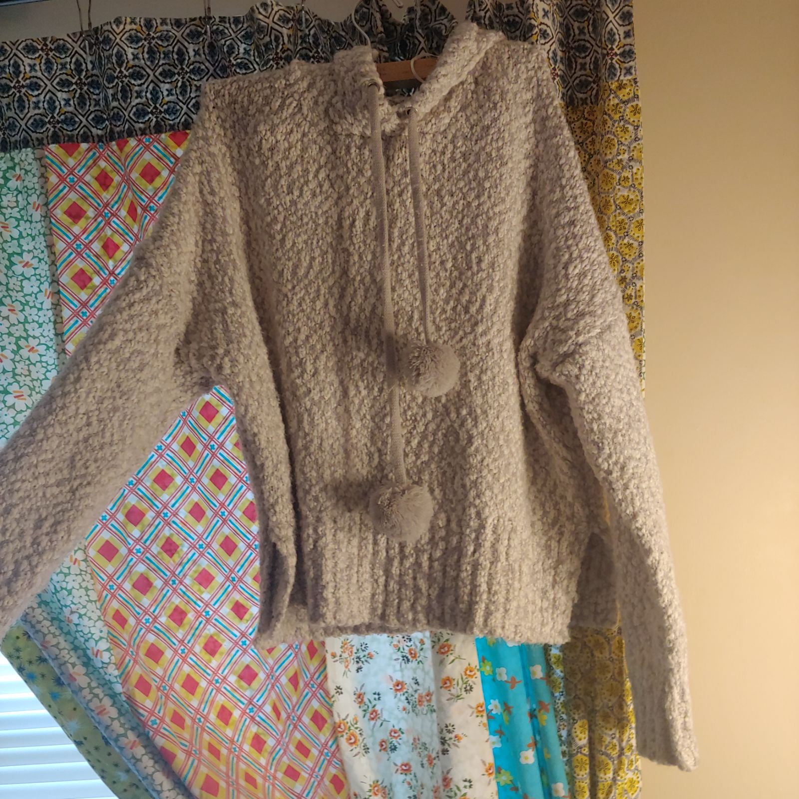 Yet again gray ivory fluffy soft sweater hoodie medium