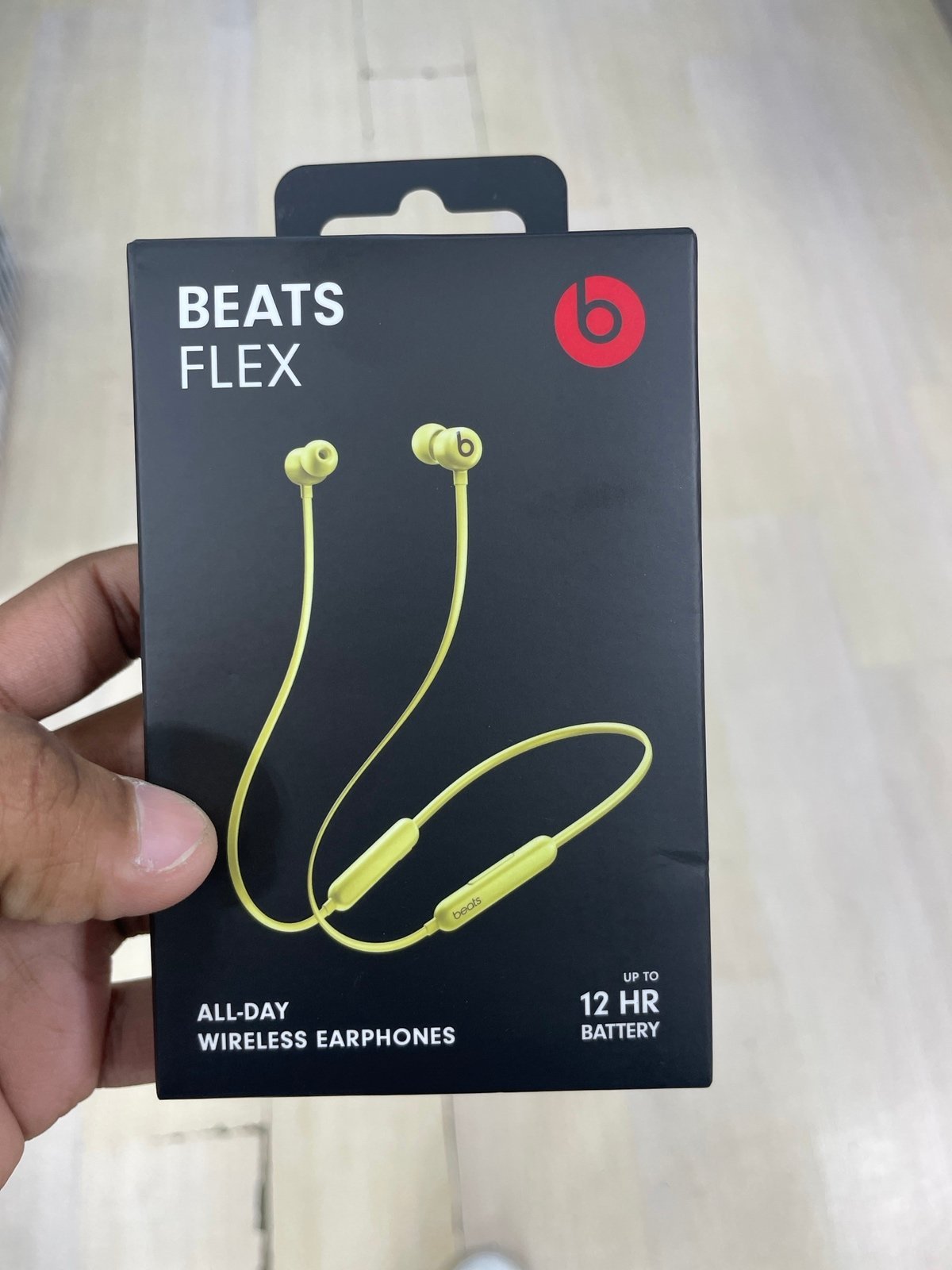 Beats Flex wireless earphones 12 hrs battery (new)