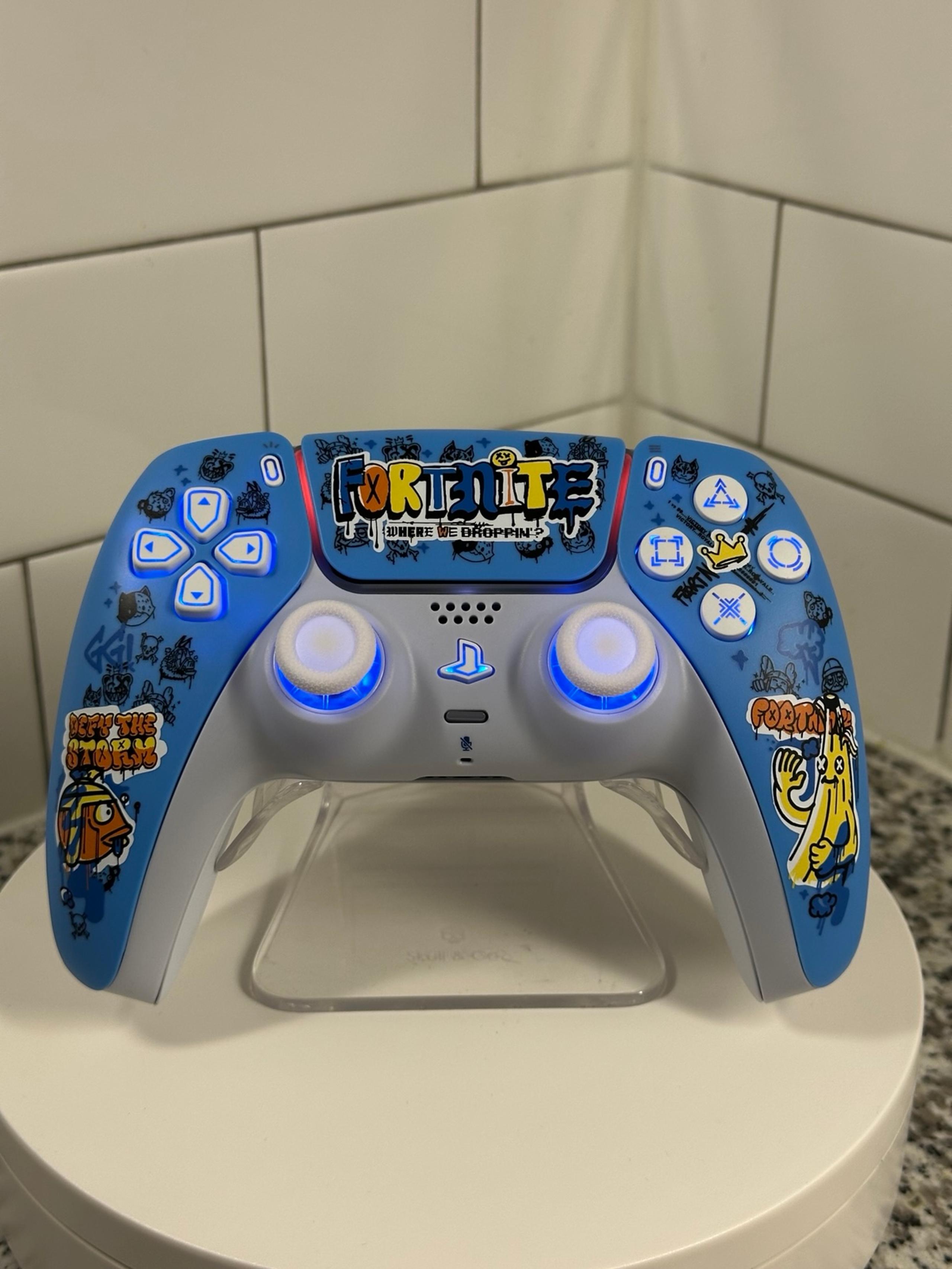 Fortnite Epic Games - LED RGB - Black/White- Custom Controller for PS5