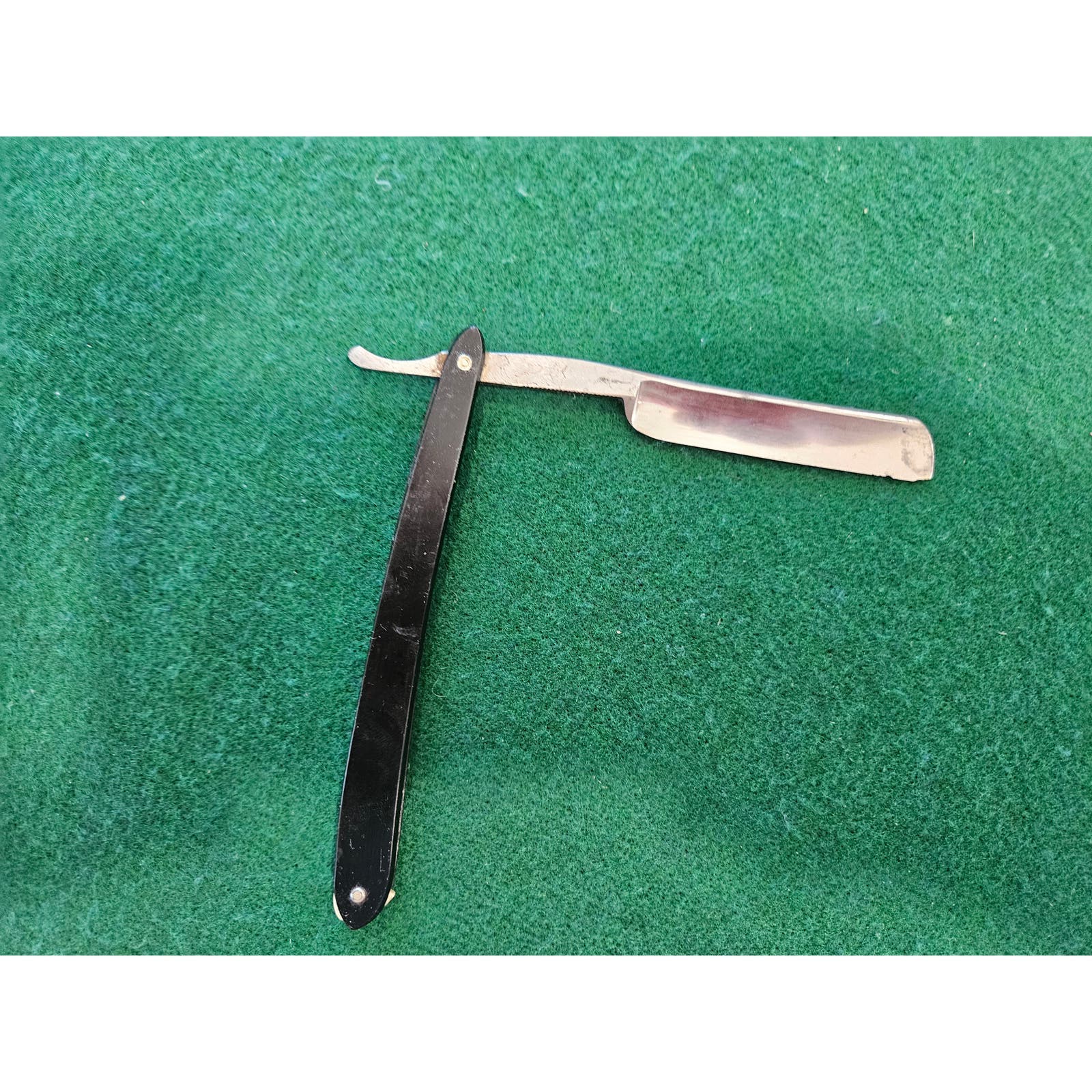 Antique Straight Razor C.V. Heljestrand straight razor