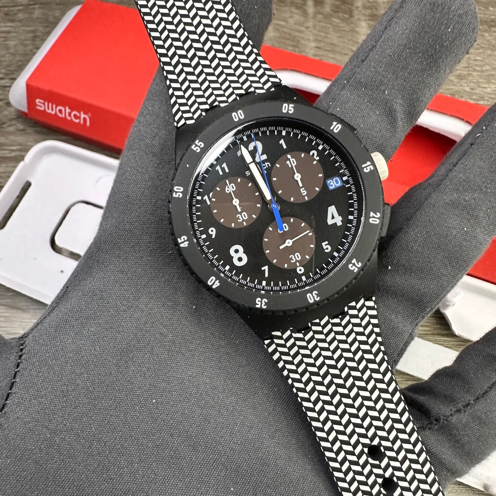 NEW✅ Swatch Originals GIROTEMPO Chronograph 42mm Black And White Watch SUSB407