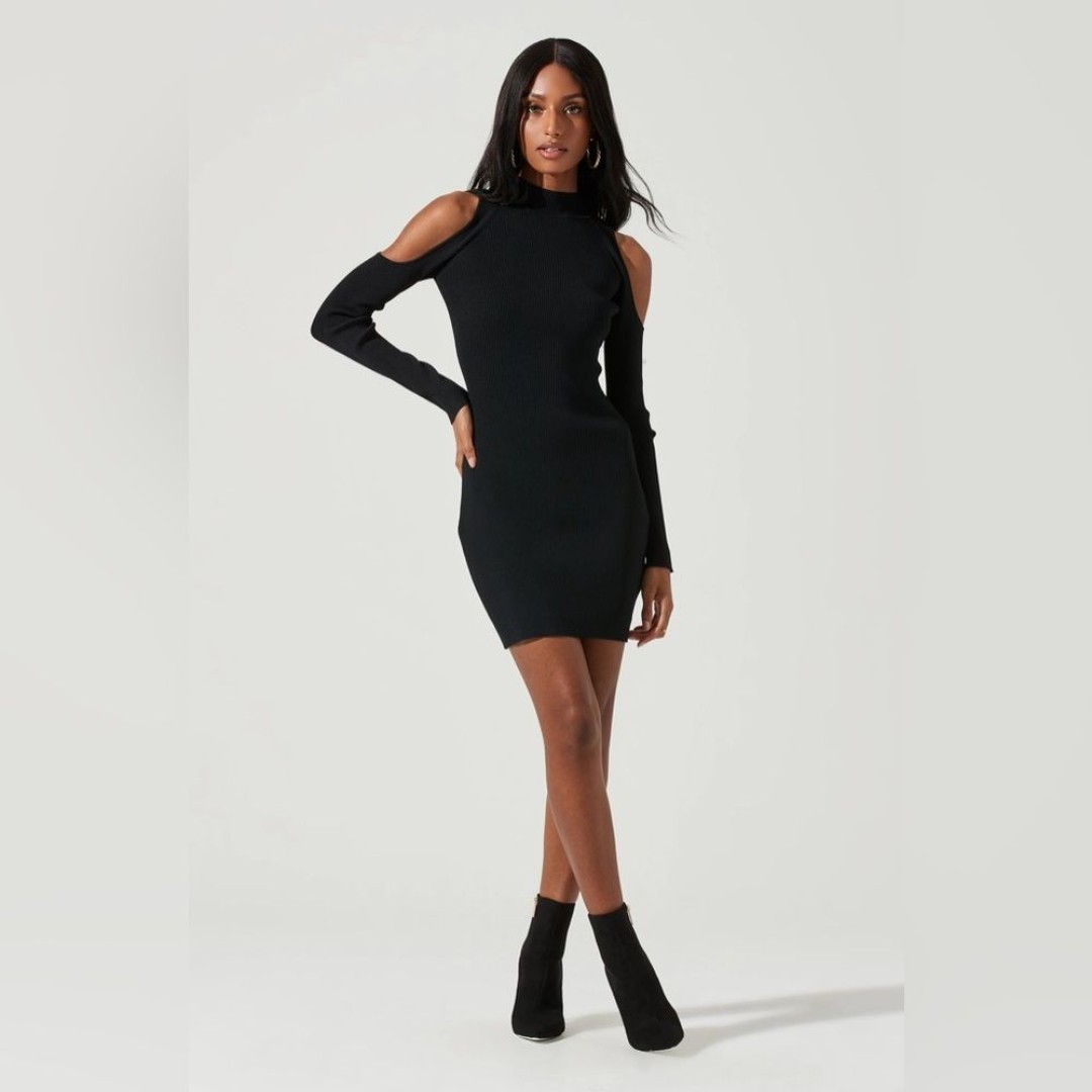 ASTR KADE SHOULDER CUTOUT MINI DRESS BLACK Size Small NWT