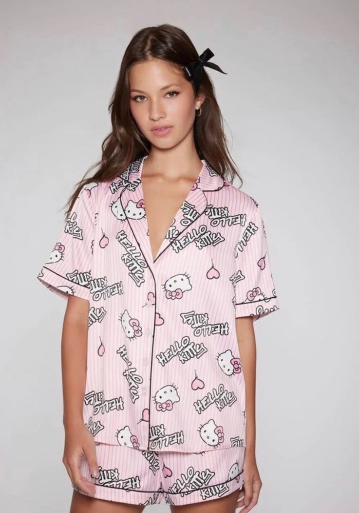 (M) Hello Kitty x Forever 21 Satin Pajamas Set