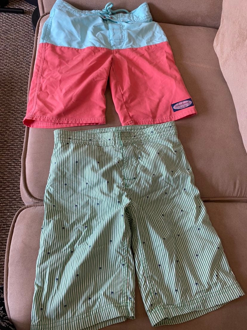 VINEYARD VINES AND BROOKE BROTHERS. 2 SWIMMING SHORTS