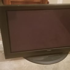 Wide Screen Flatscreen TV