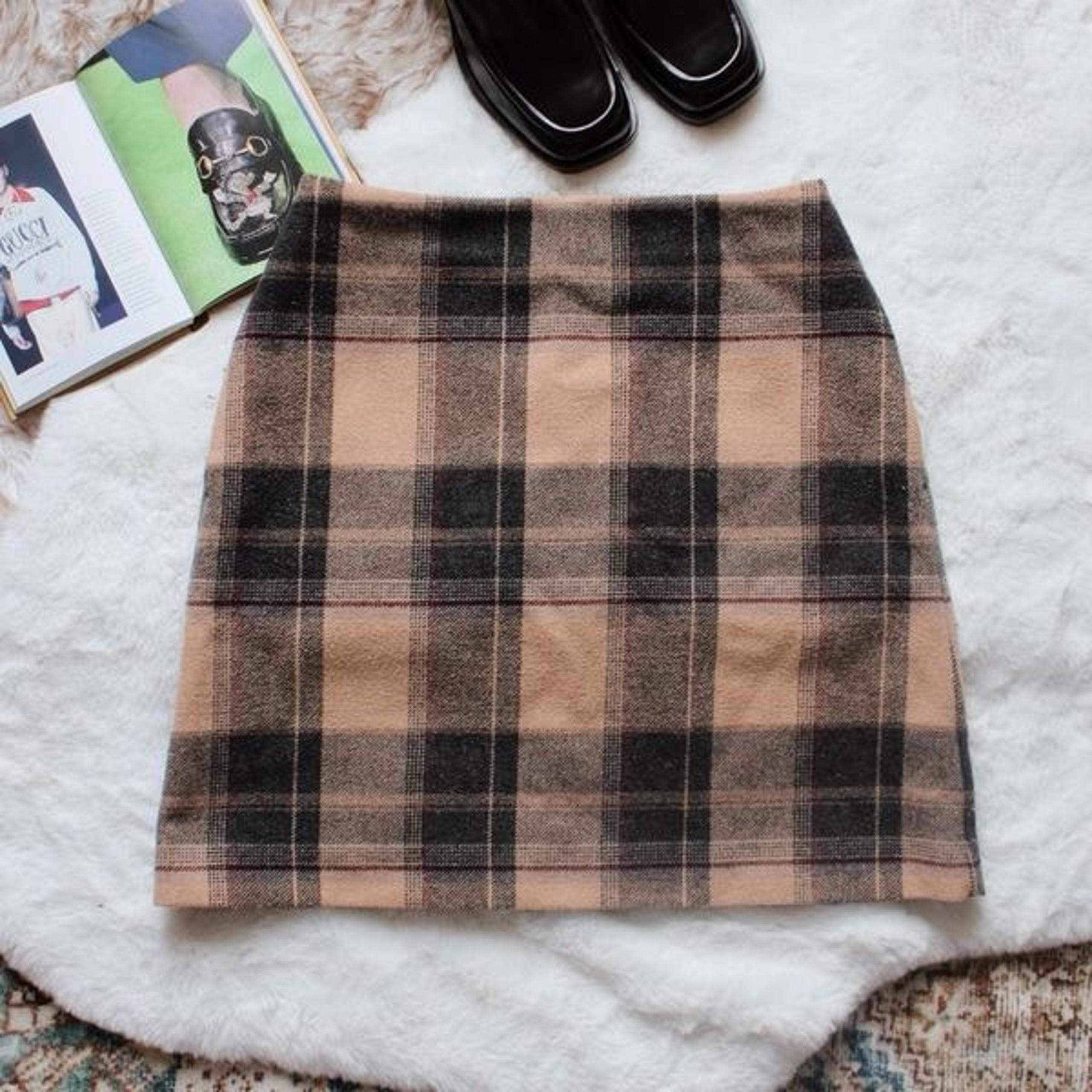 Uniqlo Preppy Wool Blend Mini Skirt