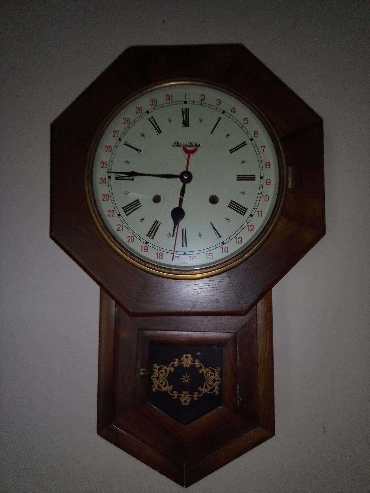 Vintage Phinney Walker Calendar Wall Clock