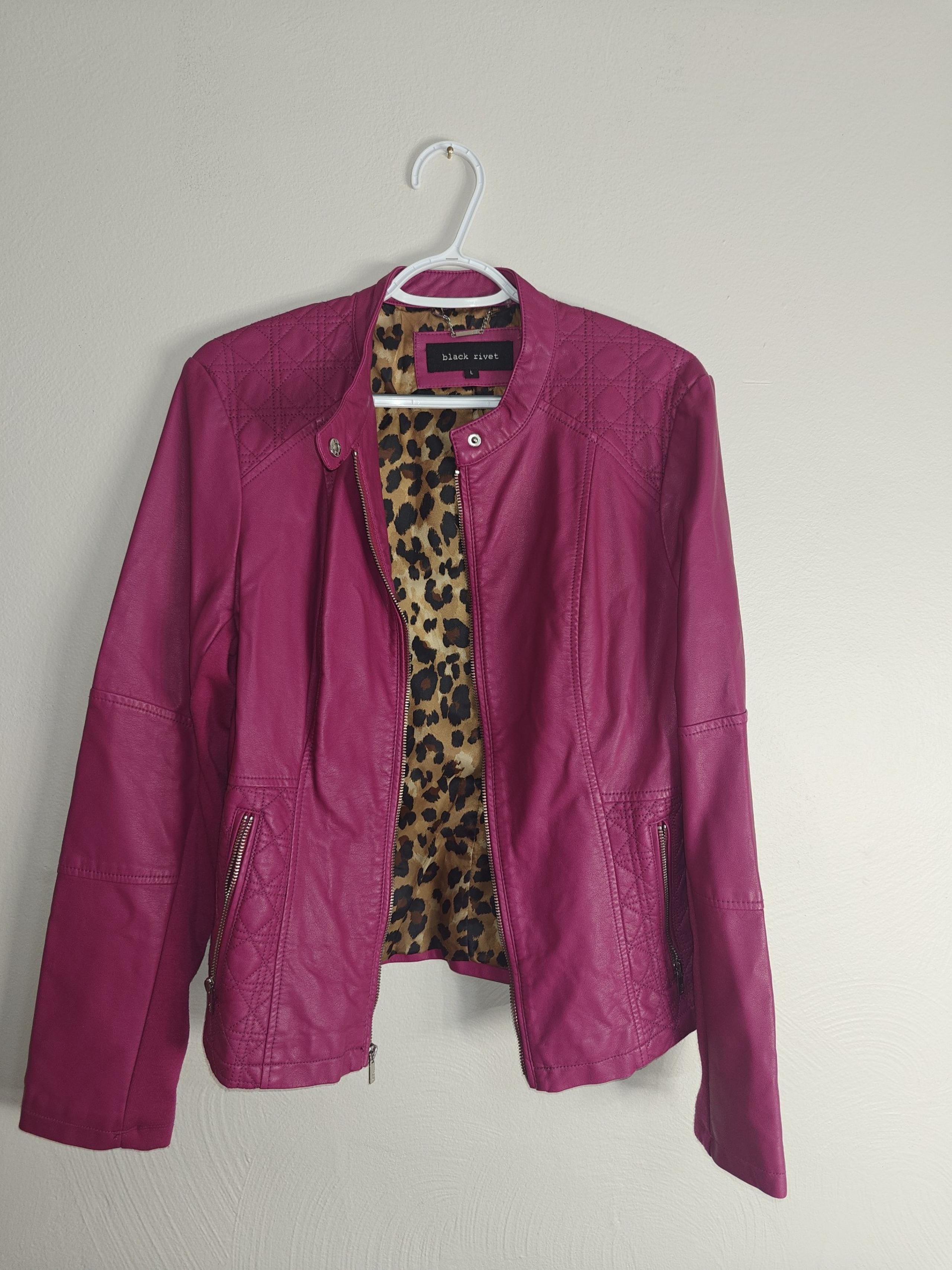 Black rivet burgundy faux leather women's motorcycle jacket size large
