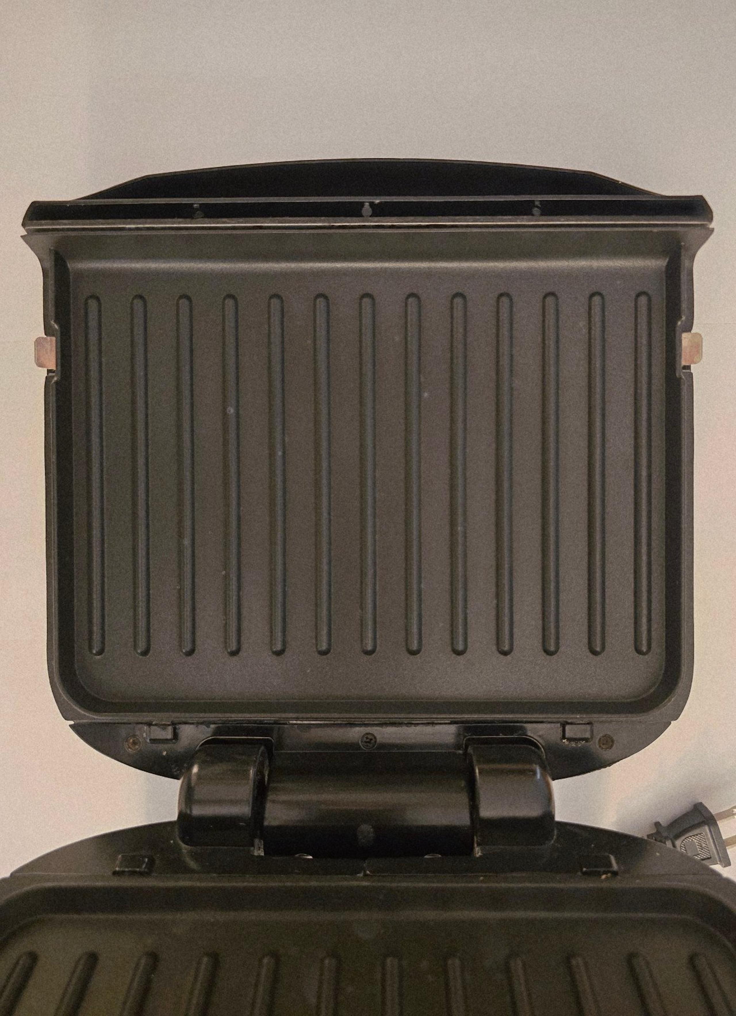 George Foreman CRP1060B 10-Serving Grill - Good Condition, Fully Functional