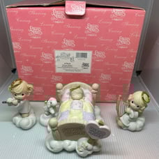 PRECIOUS MOMENTS 2003 “Dream Maker” Heavenly Daze Series