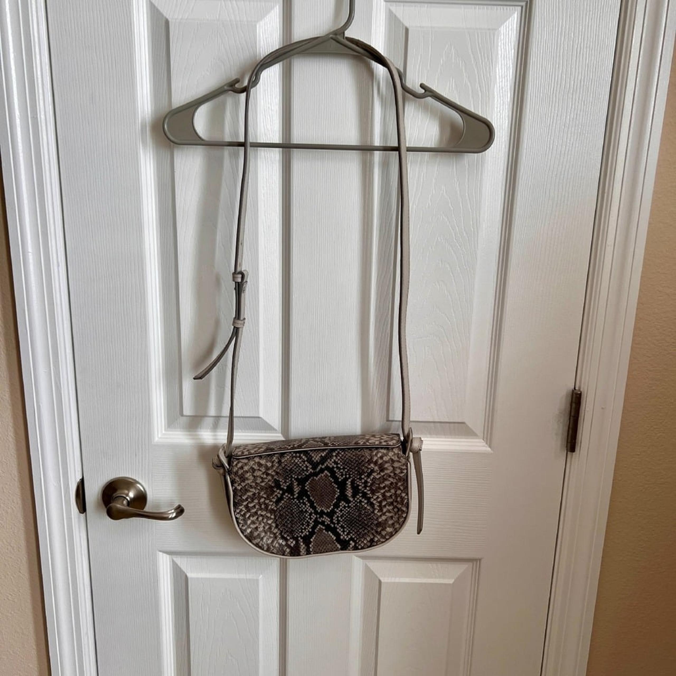 New Without Tags Banana Republic Snakeskin Print Crossbody Bag