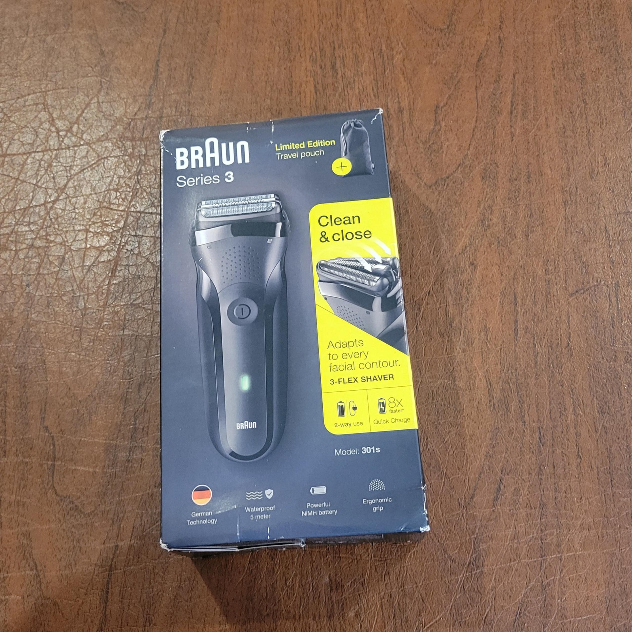 Series 3 Clean & Close Black Model 300s 5408 Cordless Electric Razor - Braun
