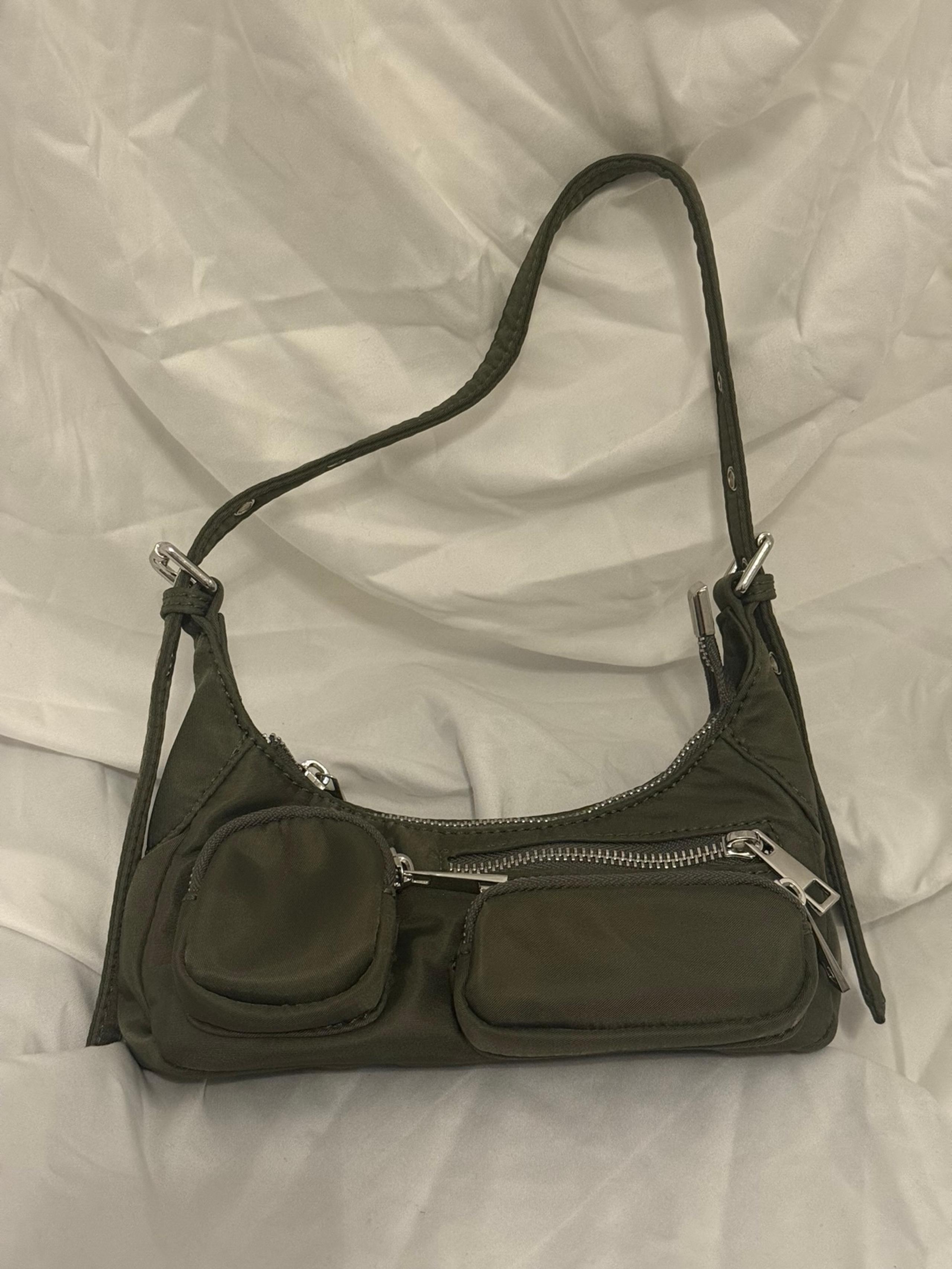 Forever 21 shoulder bag