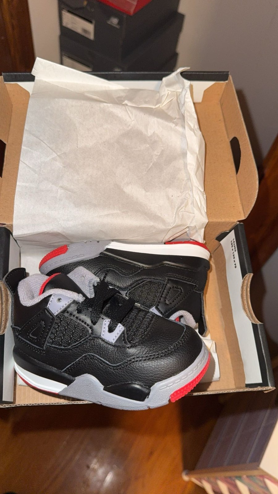 JORDAN 4