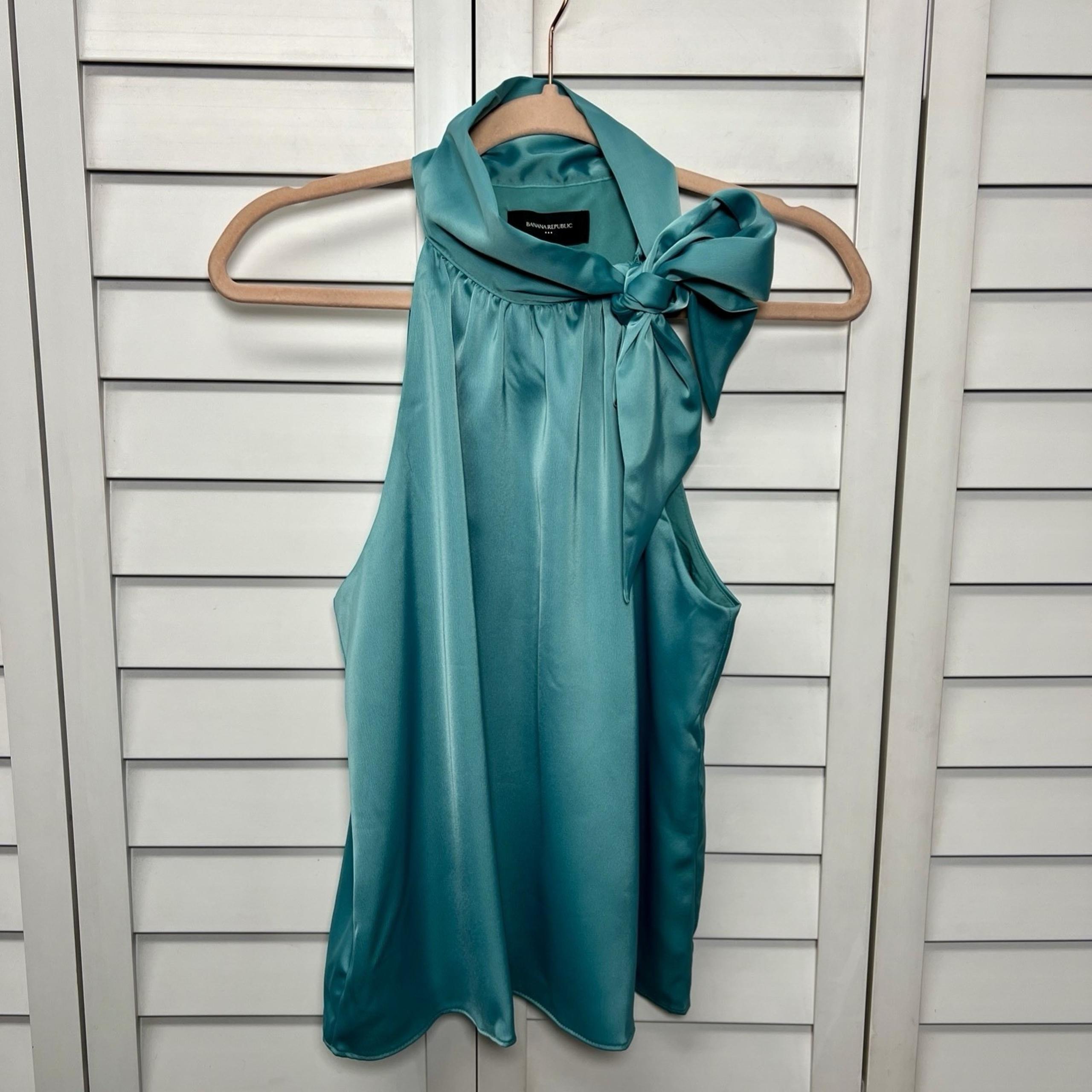Banana Republic Tie Neck Halter Satin Top Women's Size Medium Aquamarine NWT