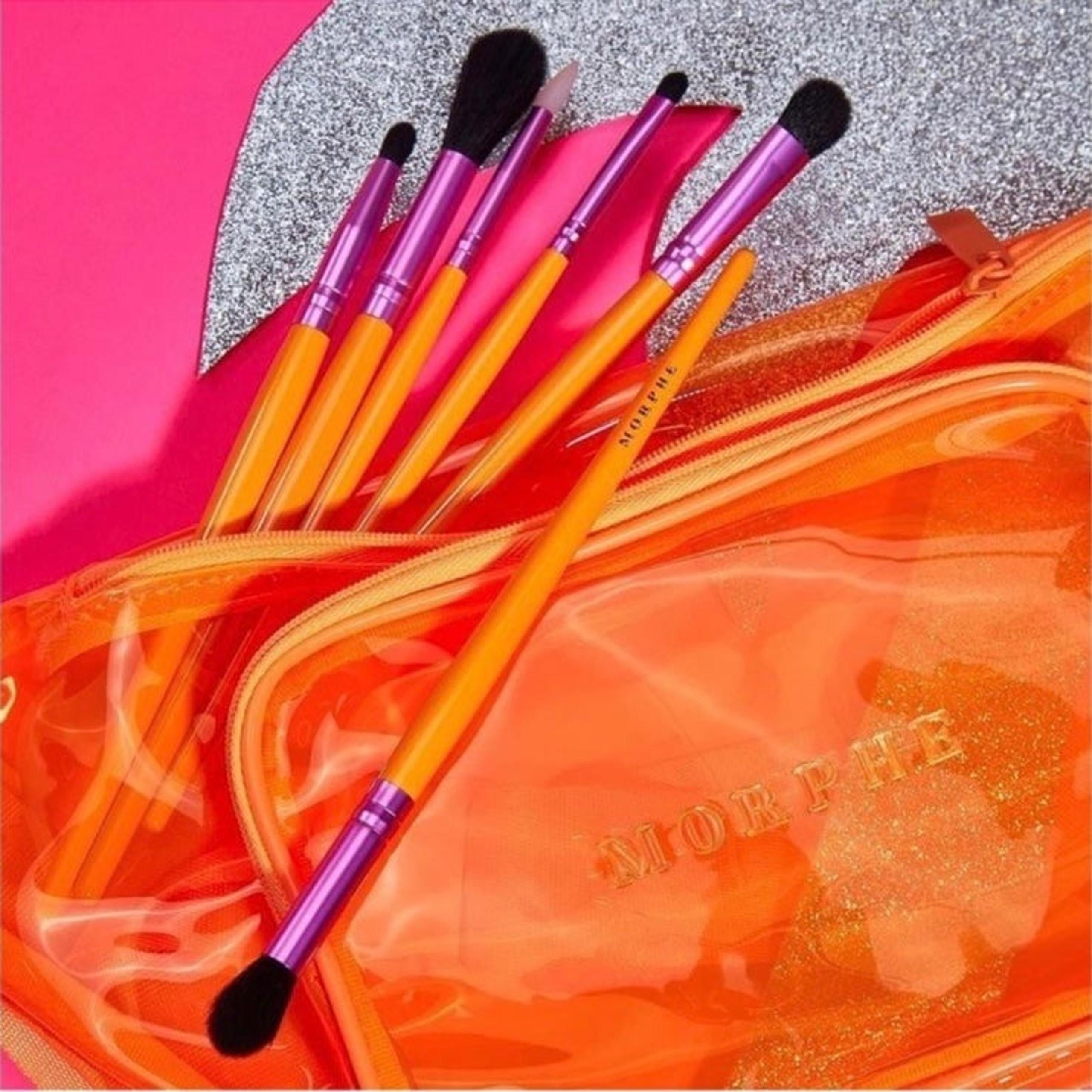 Morphe VIP Sweep Saweetie brush set & Belt Bag Fannie Pack NWT