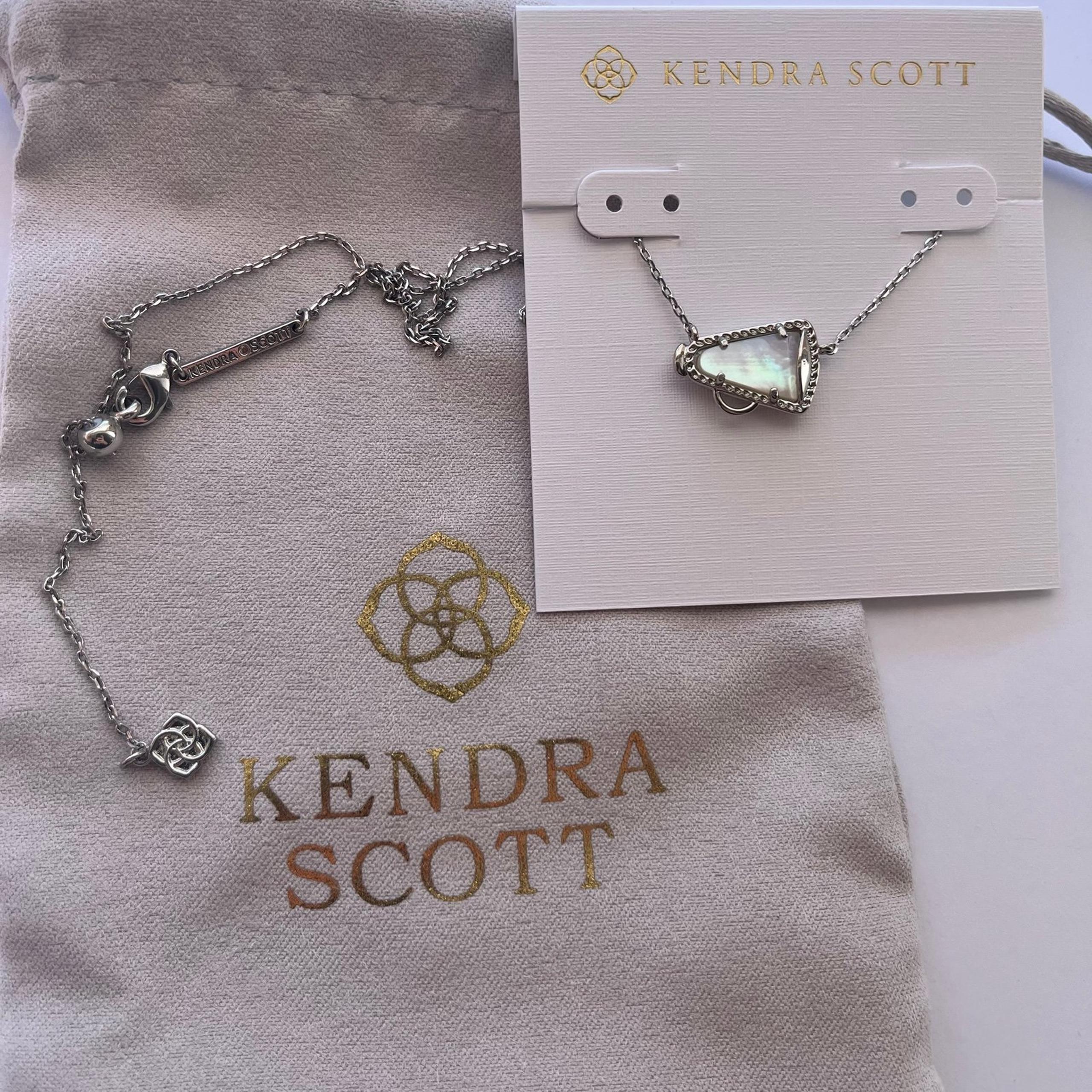 ✨Kendra Scott Cheer Silver Short Pendant Necklace White Mother Of Pearl New✨