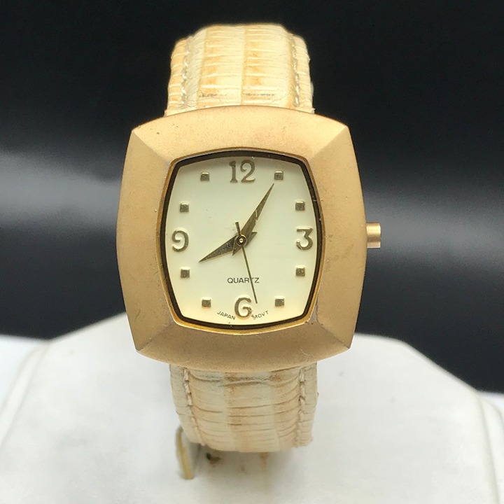Vintage Gold Tone Japan Movement Watch Leather Band New Battery FSC:33822-1/F