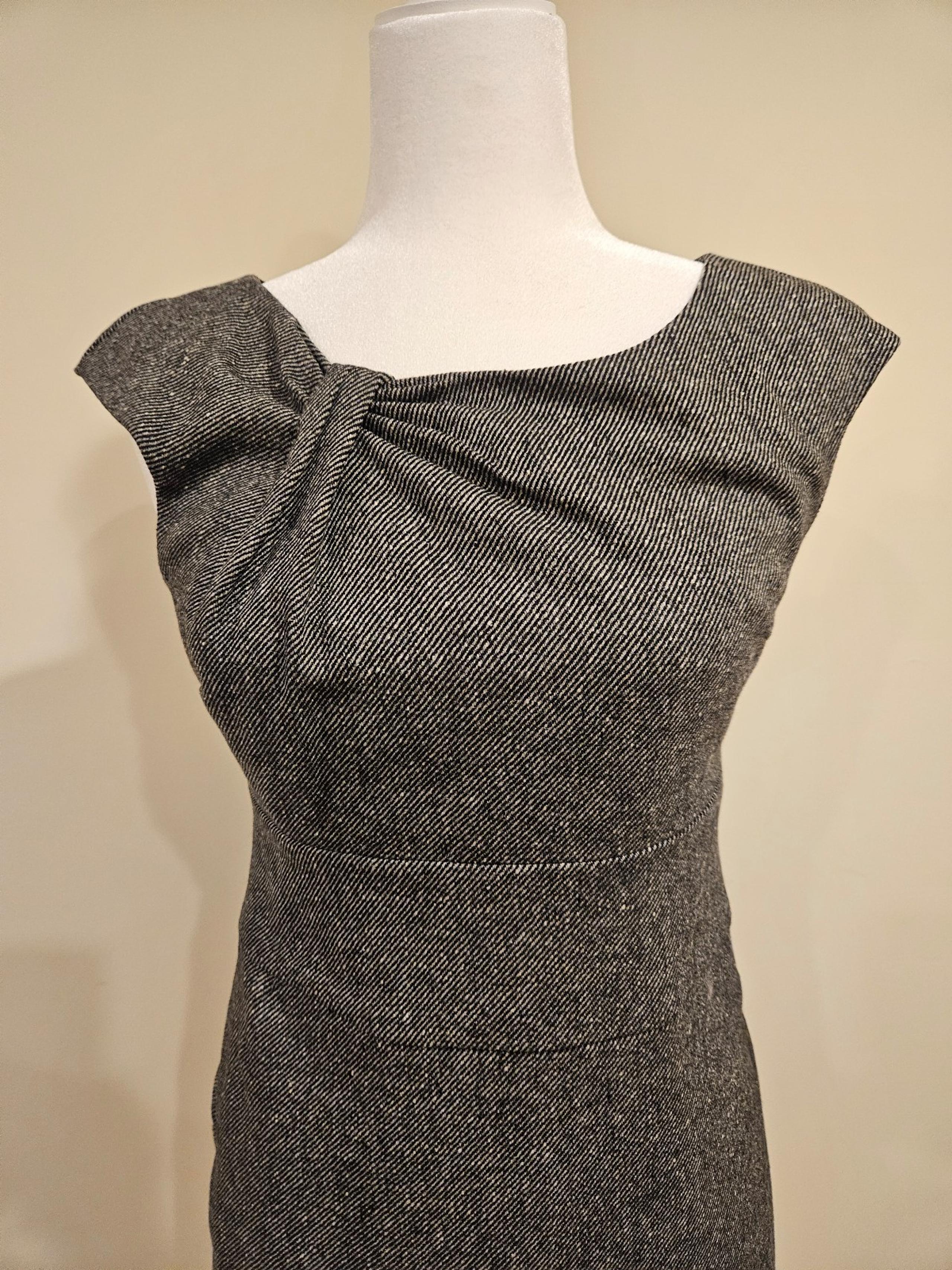 Banana Republic size 4 stretch dress