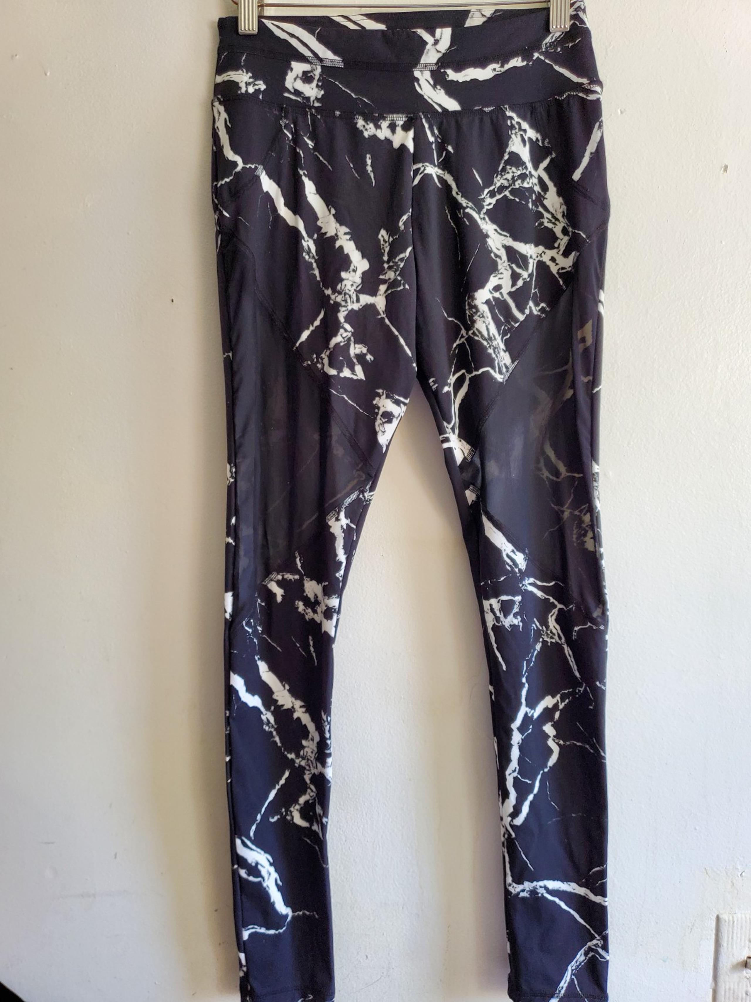 Varley performance first women's athletic leggings size small.