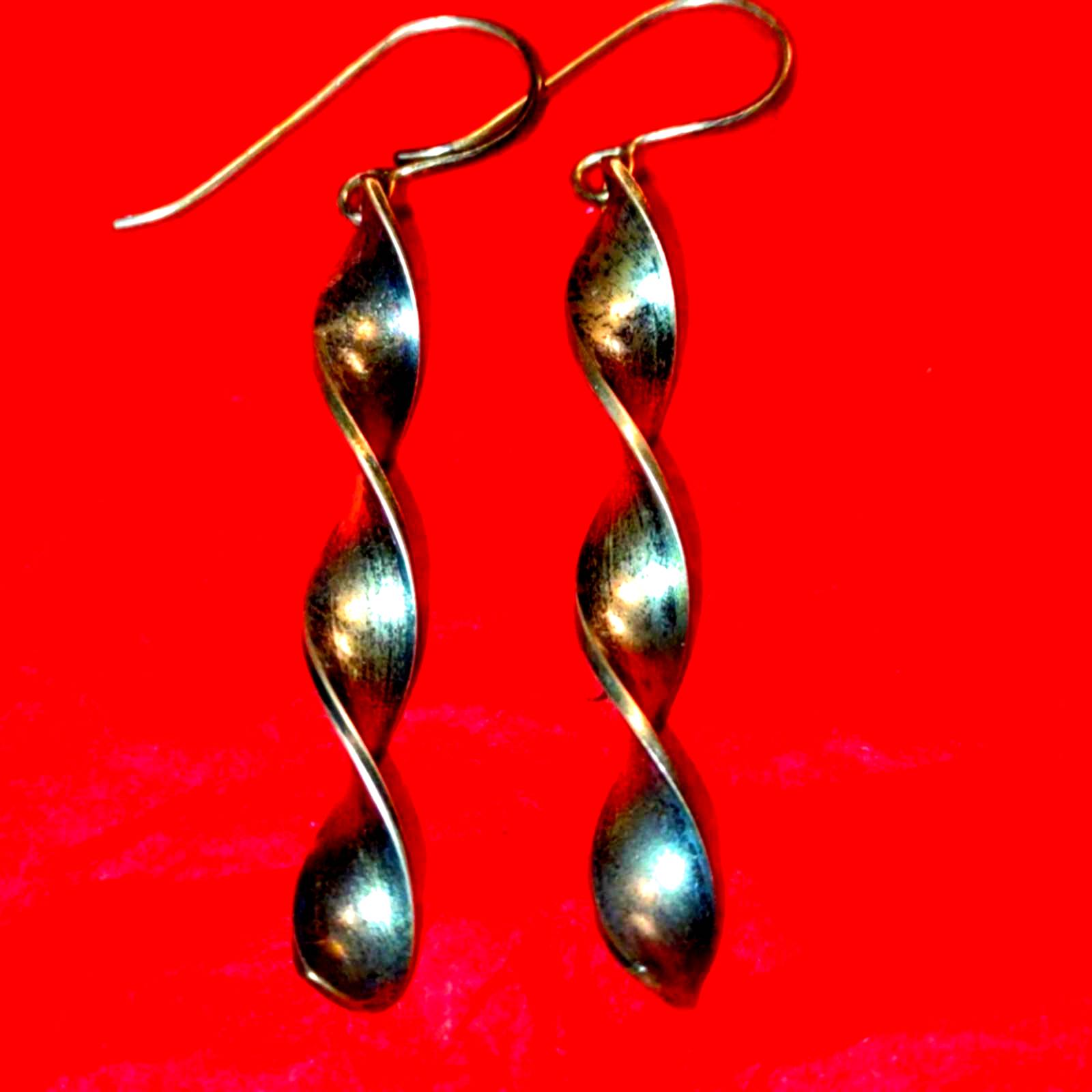 Beautiful sterling 925 ribbon earrings
