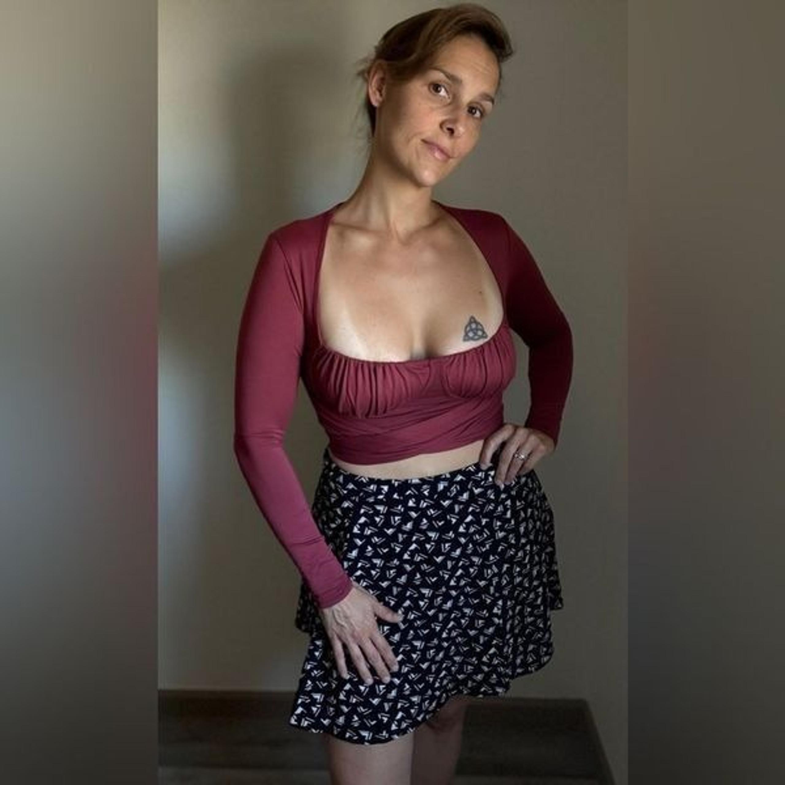 Fashion Nova Wrap Crop Top Wine Burgundy Medium Soft Stretch