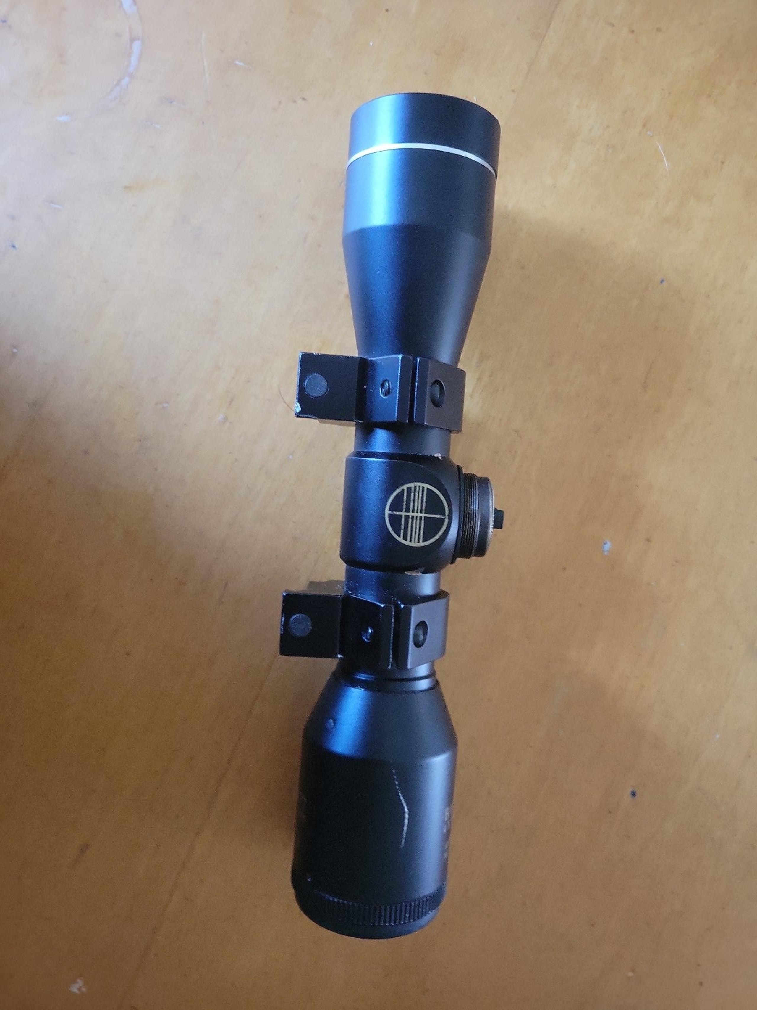 Barnett crossbow scope made for universal rail