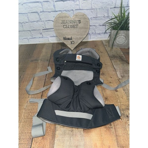 ERGOBABY Omni 360 Cool Air Mesh Baby Carrier Excellent pre owned condition The