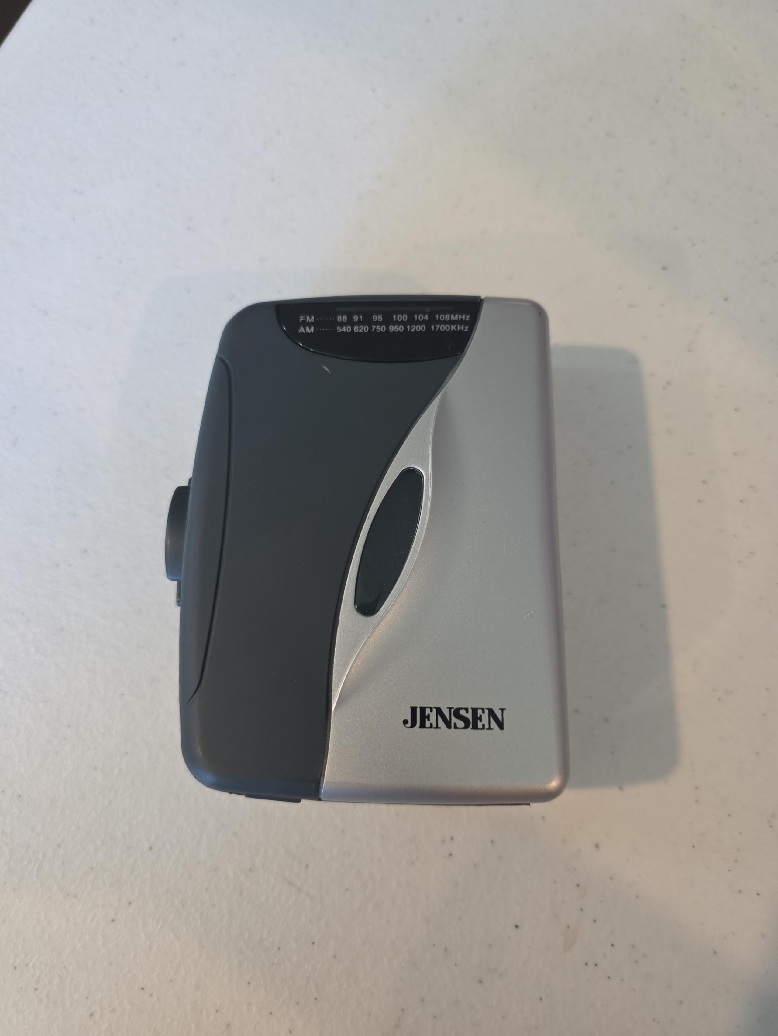 Jensen portable cassette/radio player