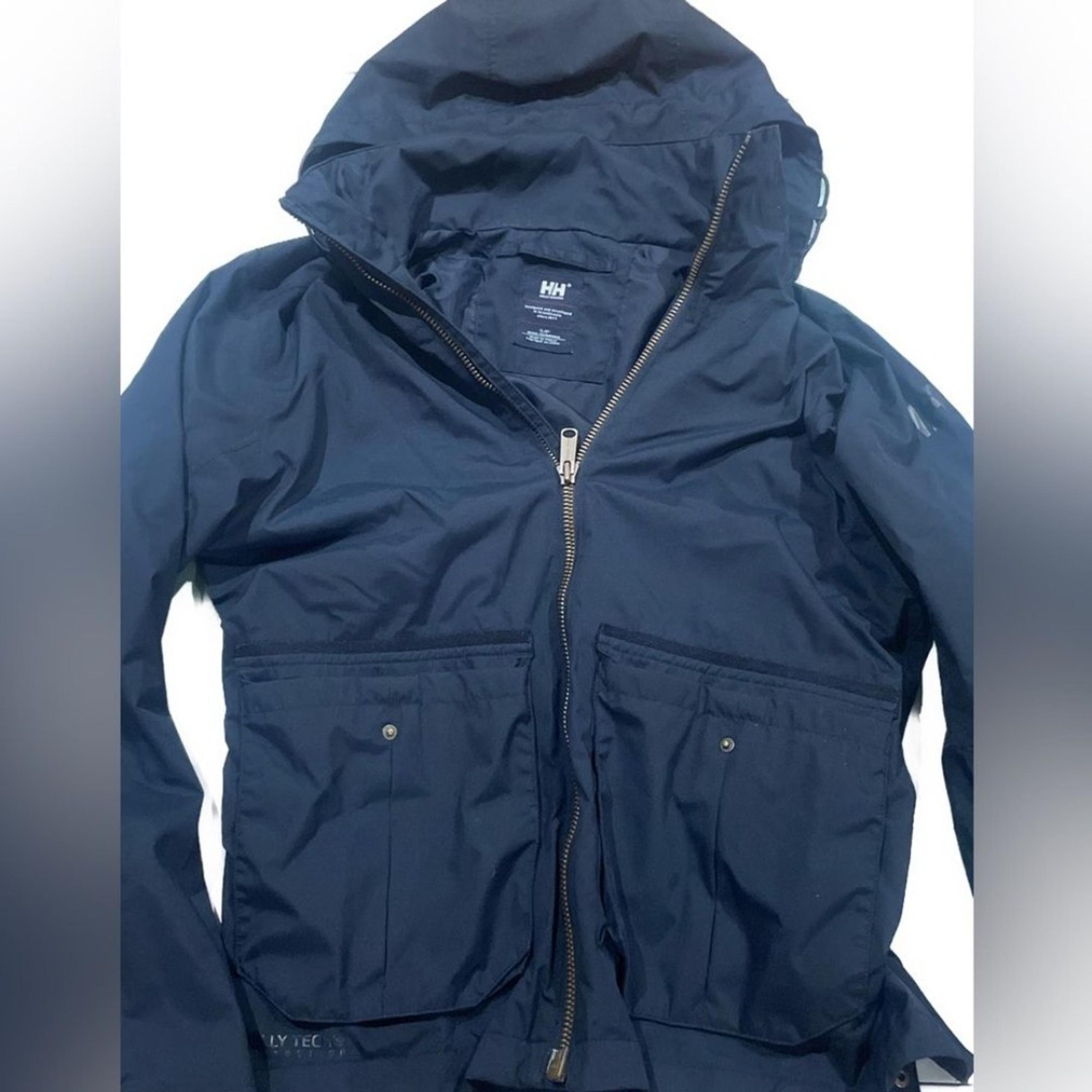 Helly Hansen Scandinavian Women’s Navy Blue Windbreaker Excellent Condition